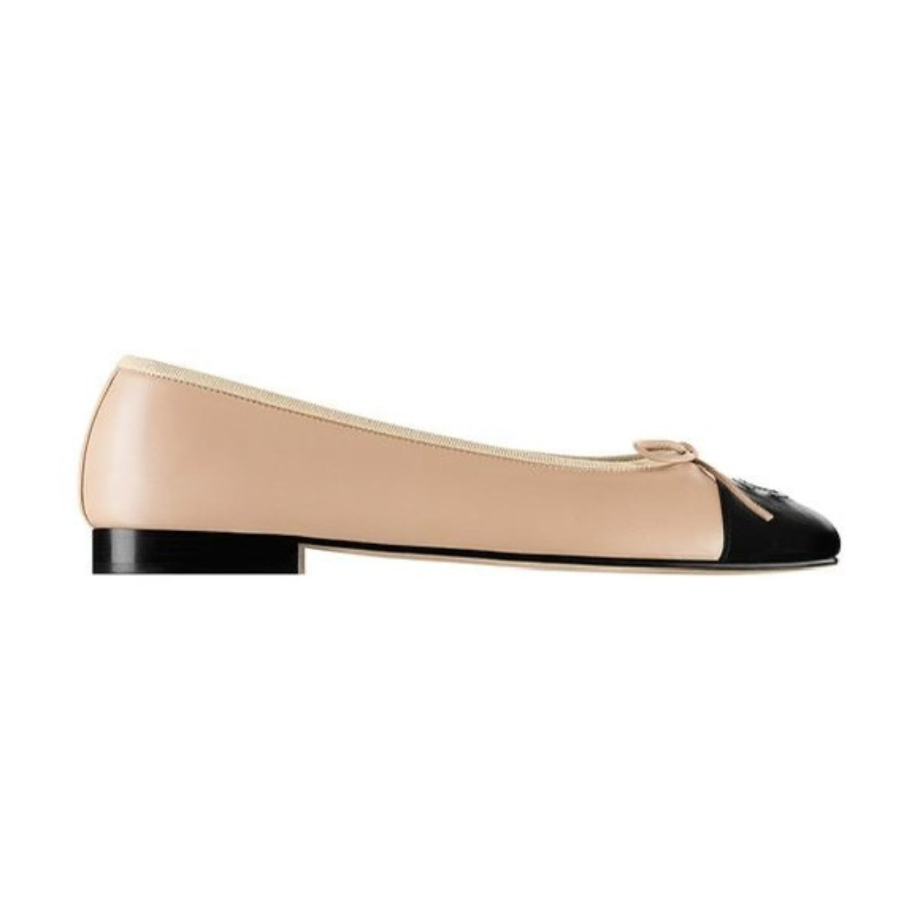 ChanelBeige_BlackLeatherCCBowCapToeBalletF.png Chanel Beige/Black Leather CC Bow Cap Toe Ballet Flats - Image 1