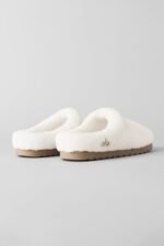 Alo Yoga Sherpa Recovery Slipper in the ivory color - Image 4