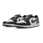 Air Jordan 1 Retro Low OG 'Mocha' - Image 4