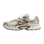 Nike Wmns V5 RNR 'Sail Fauna Brown - Image 2