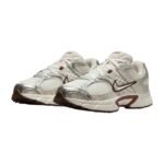 Nike Wmns V5 RNR 'Sail Fauna Brown - Image 3